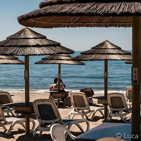 Piso En Primera Linea De Playa Marbella